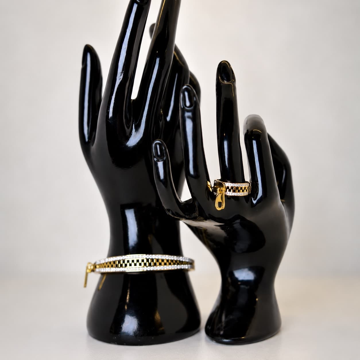 ZIPPER CUFF & RING SET